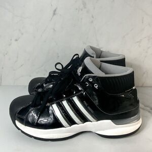 Men’s Pro model Adidas high top sneakers